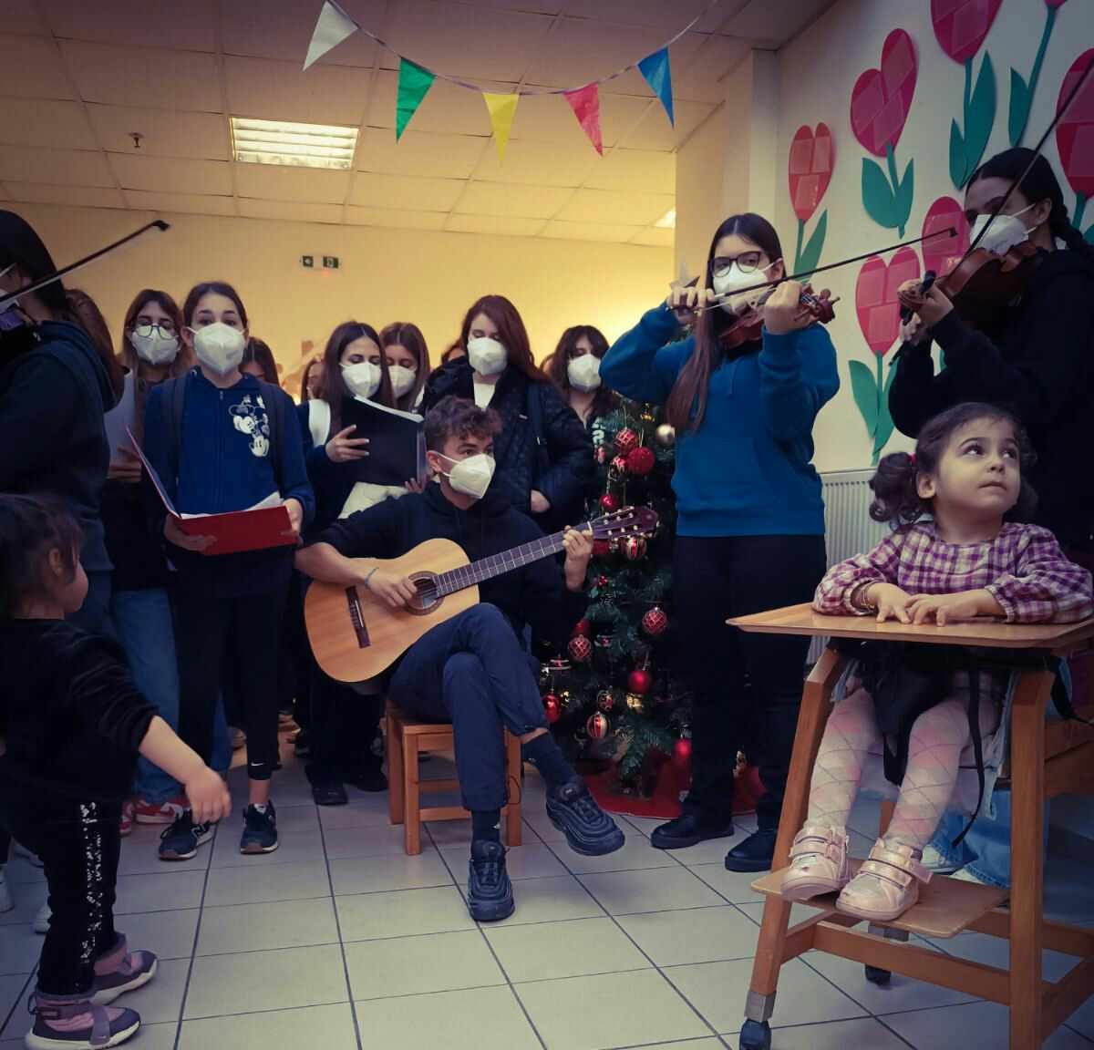 Κάλαντα από το Ελληνικό Κολλέγιο Θεσσαλονίκης